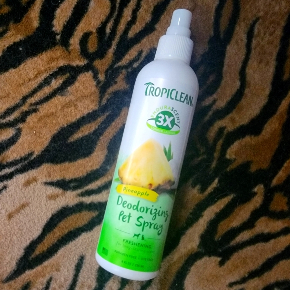 TropiClean Dog Or Cat Deodorizing Pet Spray Pineapple Each